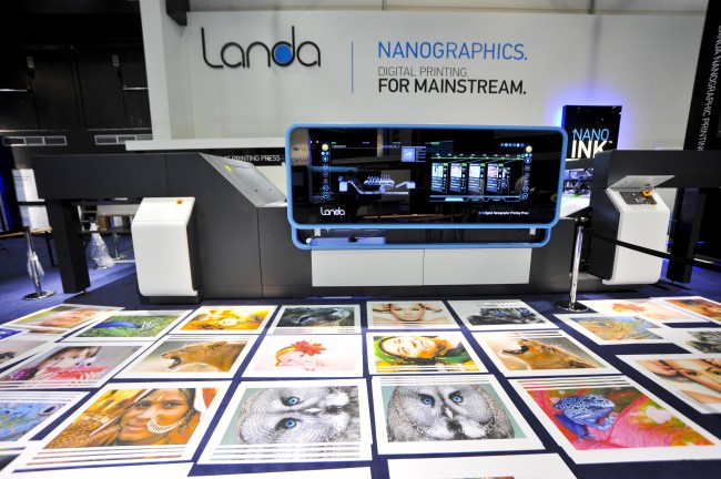 landa-nanographic-print-samples-drupa-2012-solopress
